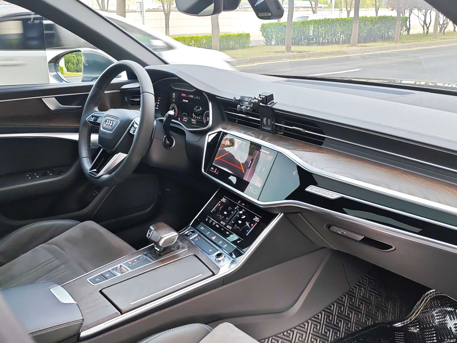 Audi A6L, 2020 9