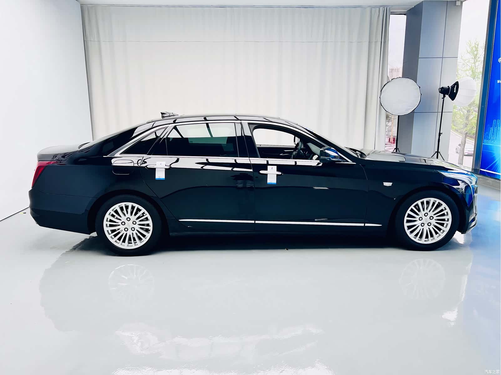 Cadillac CT6, 2021 все фото