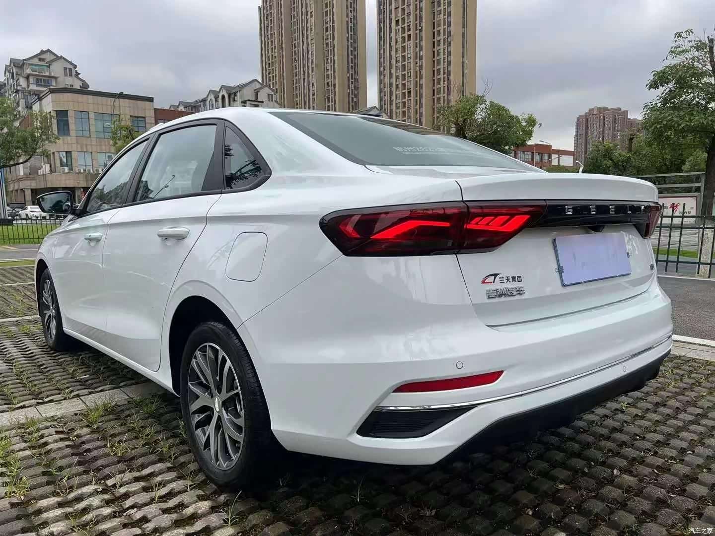 Geely Emgrand, 2023 7