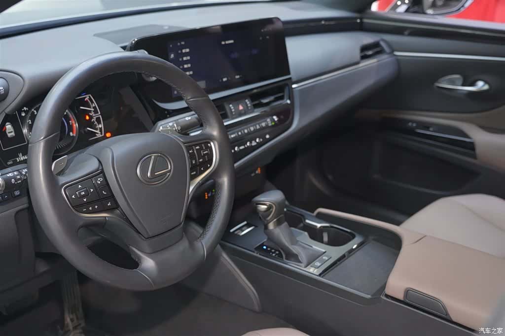 Lexus ES, 2024 7