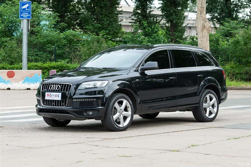 Audi Q7, 2015 1