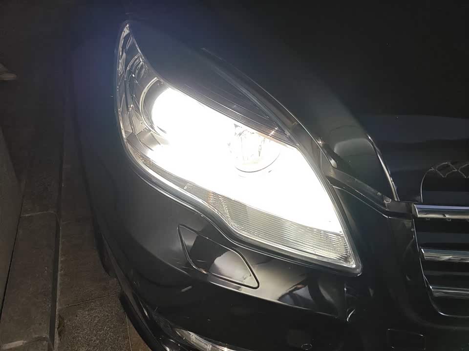 Mercedes-Benz R-class