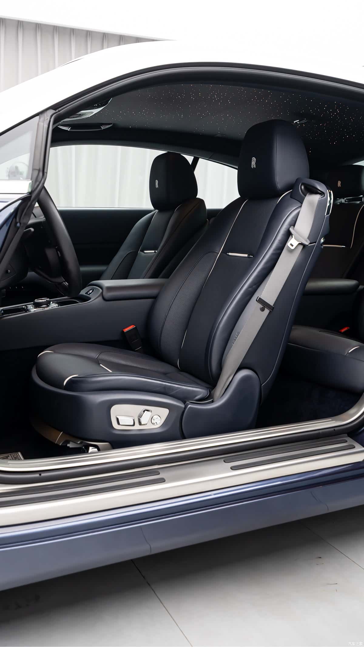 Rolls-Royce Wraith, 2017 13