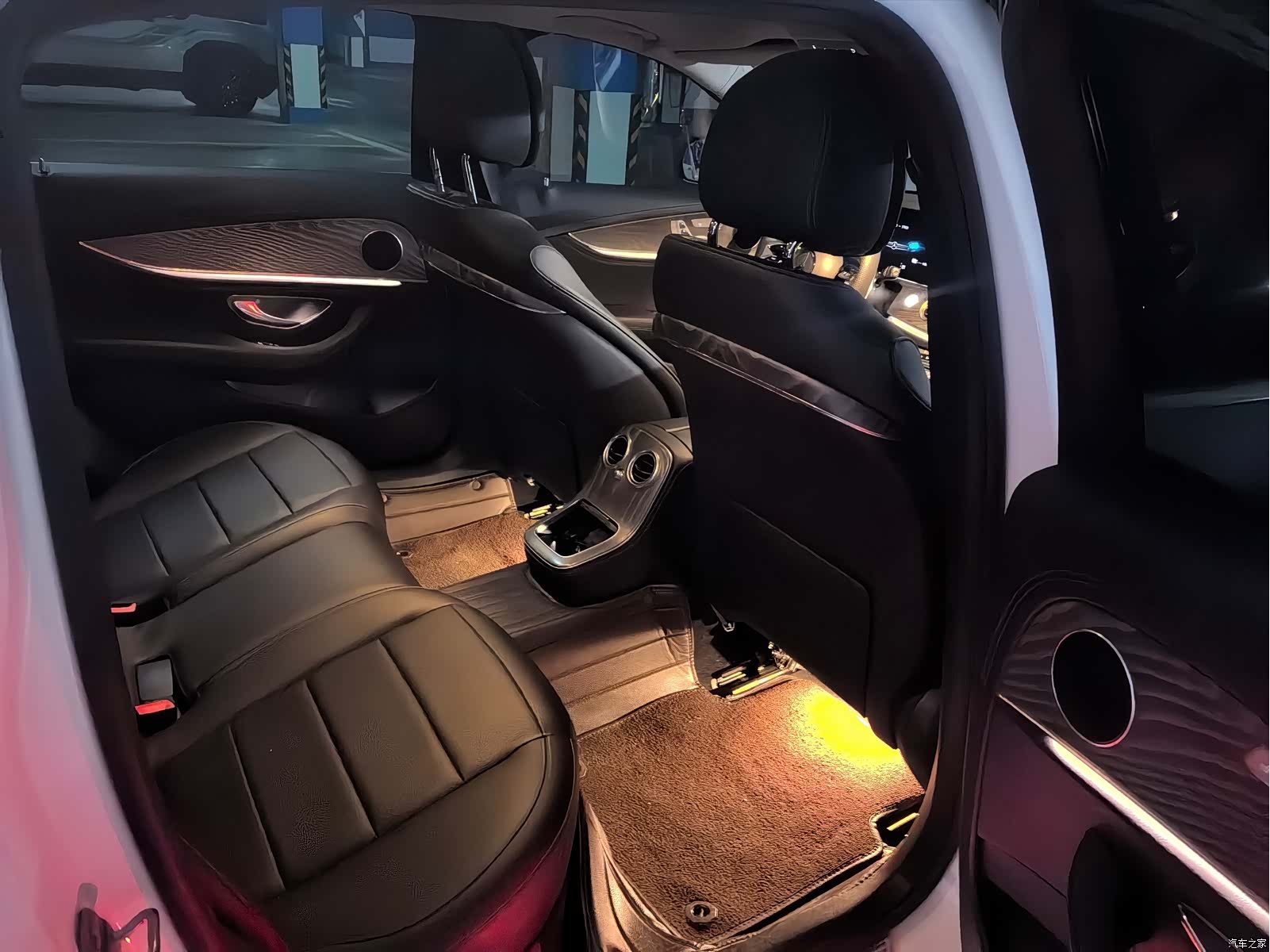 Mercedes-Benz E-Class, 2023 4