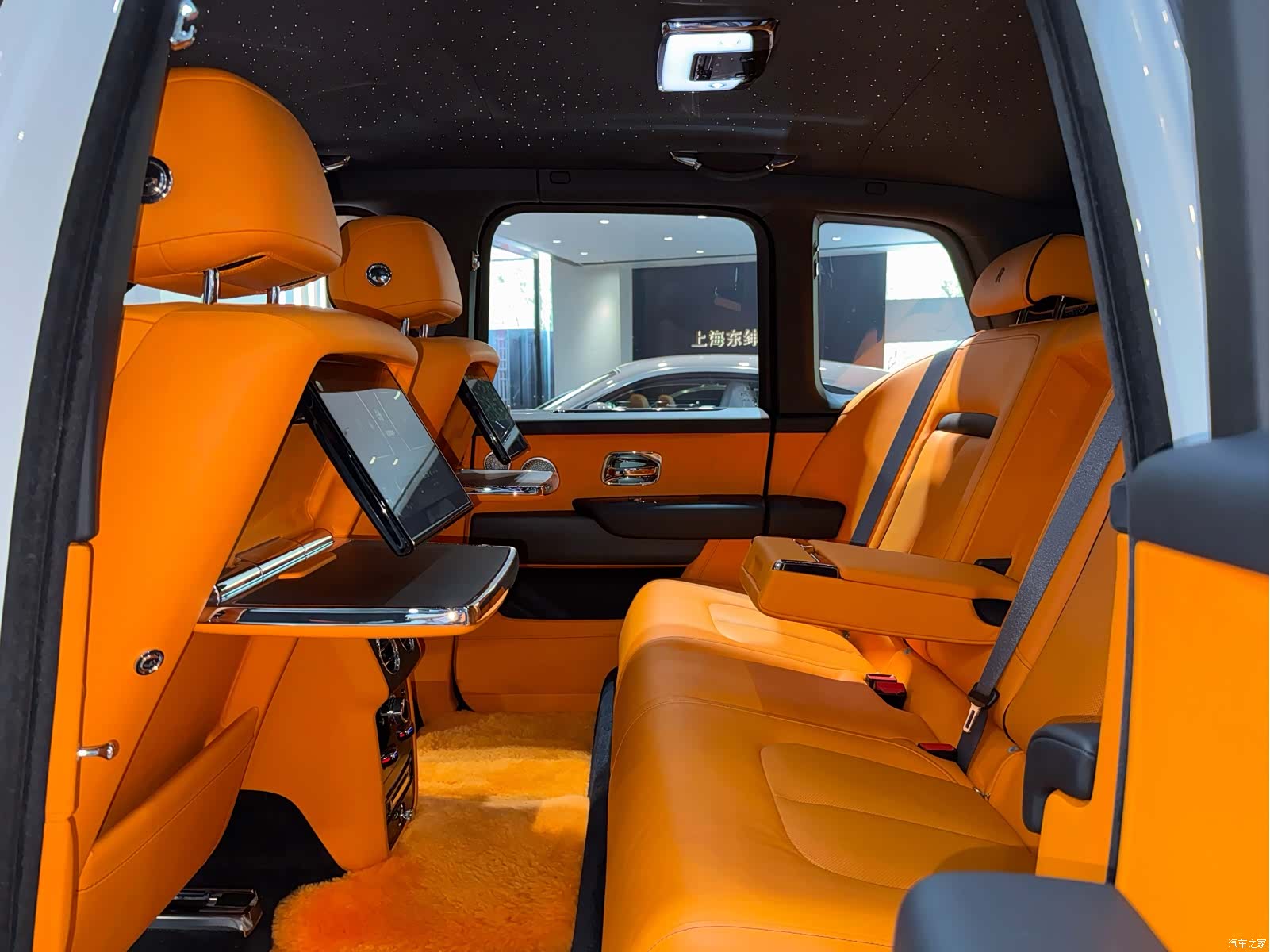 Rolls-Royce Cullinan, 2022 19