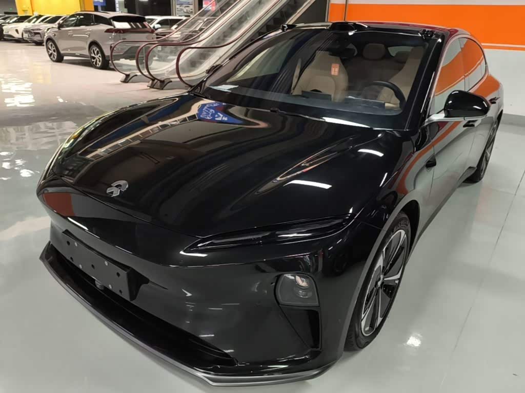 NIO ET5