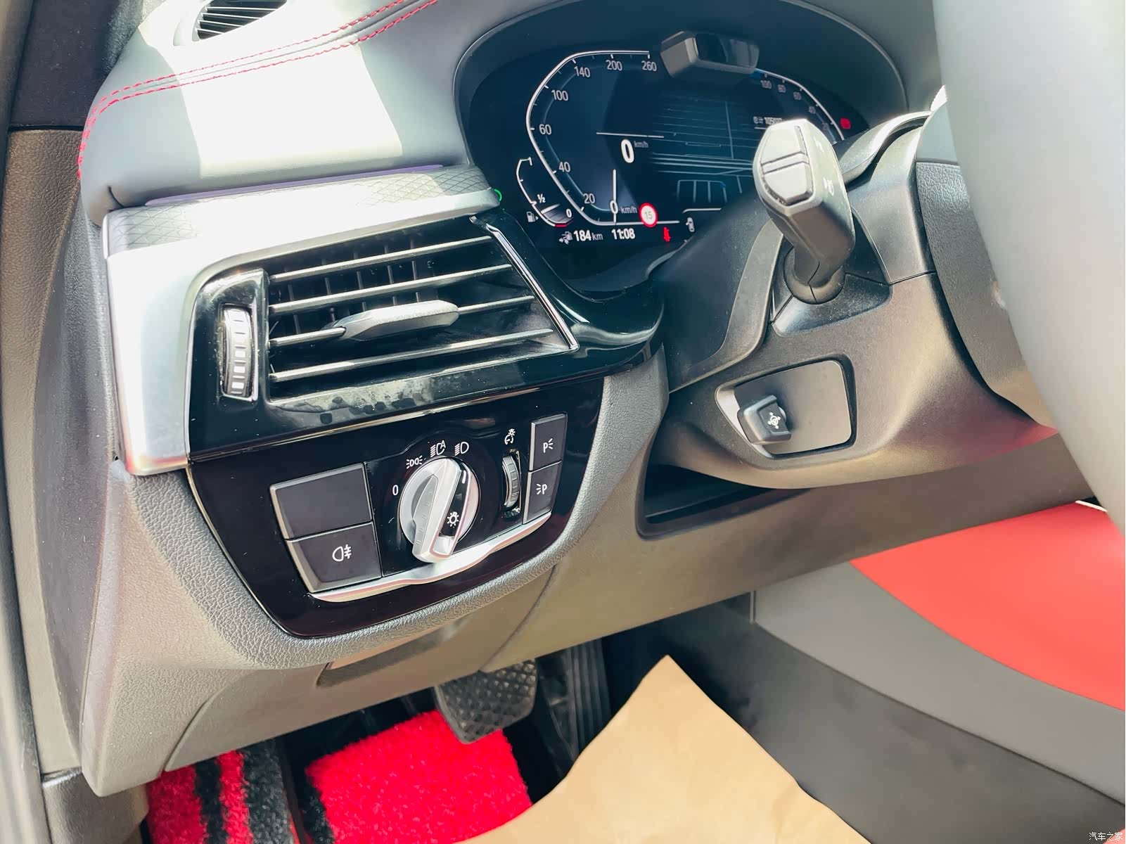 BMW 5 Series, 2021 24