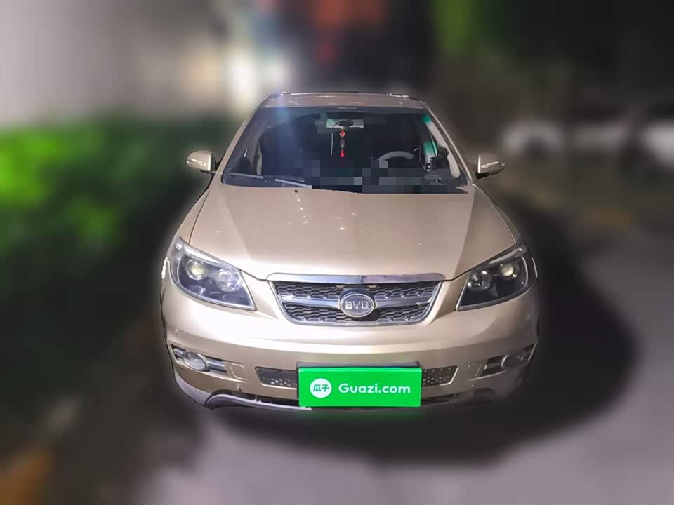 BYD S6