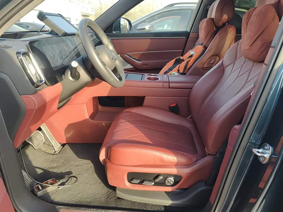 AITO Ask the world M8