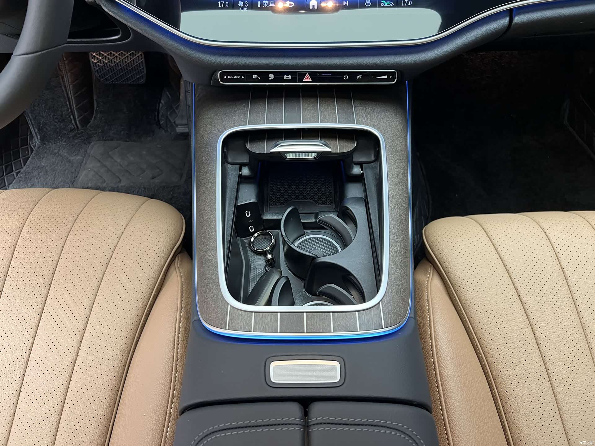 Mercedes-Benz E-Class, 2024 18