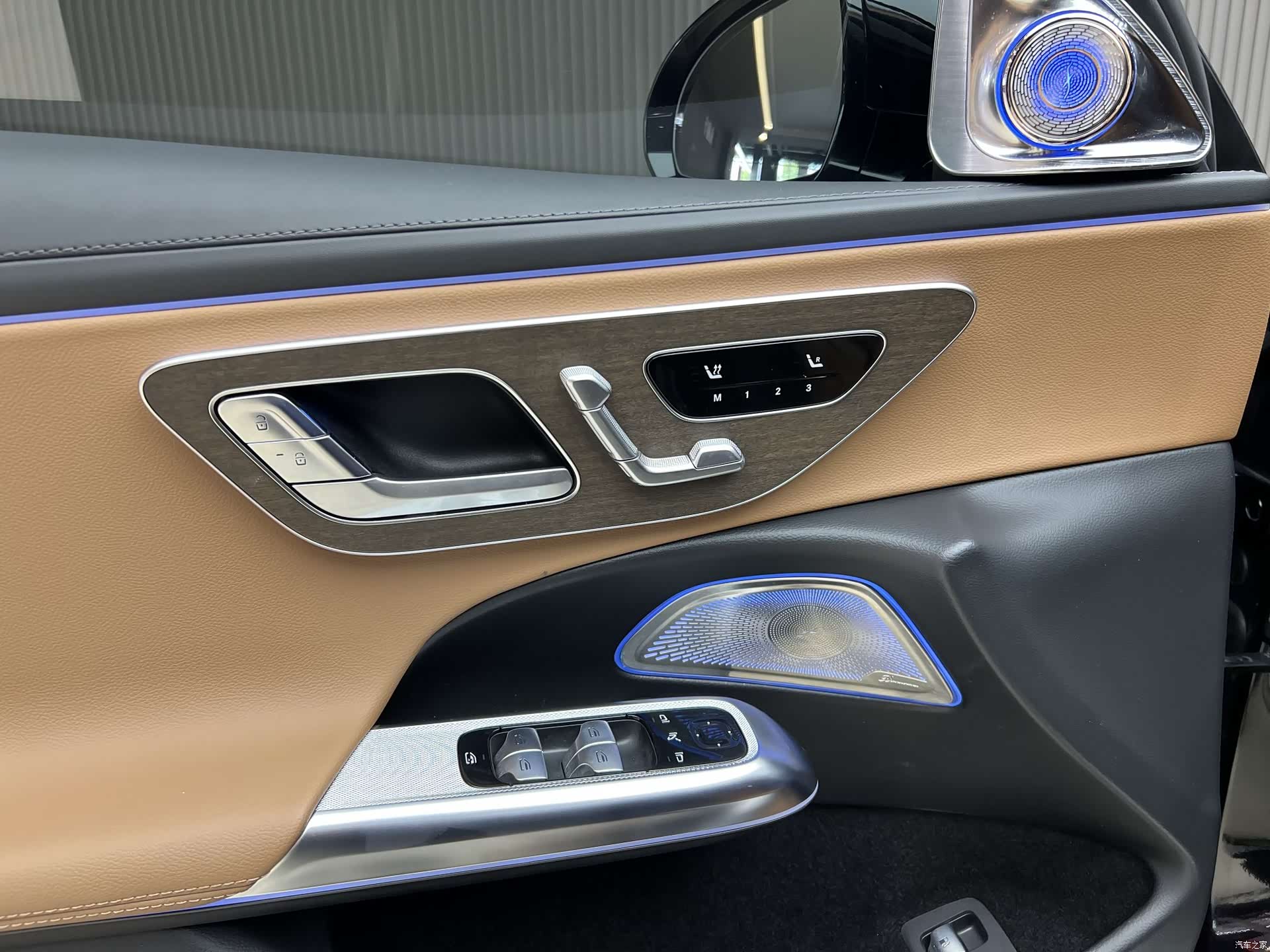 Mercedes-Benz E-Class, 2024 14
