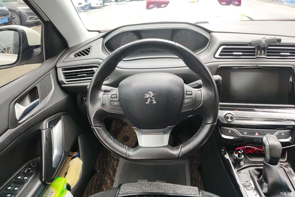 Peugeot 308, 2017 15