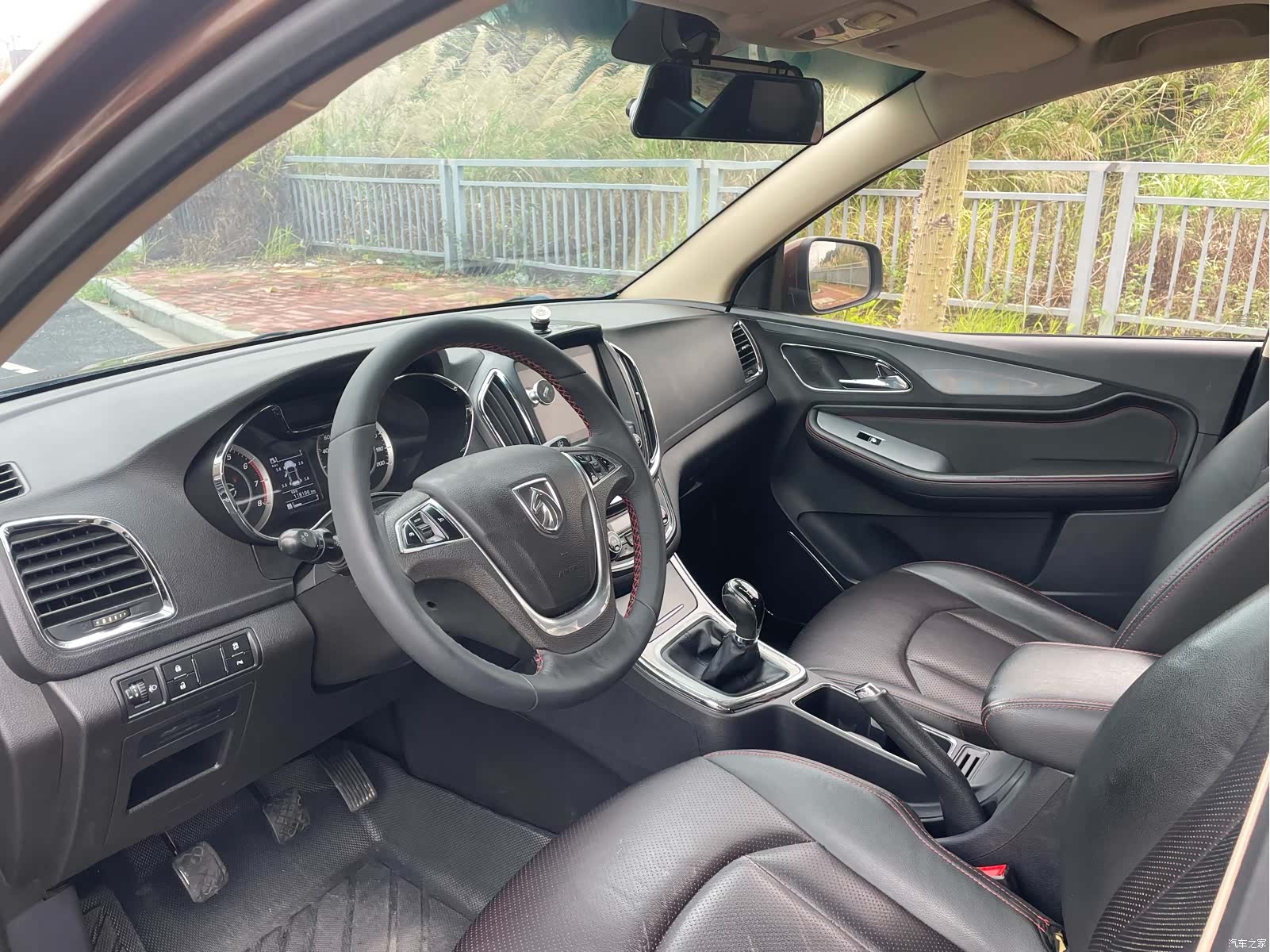 Wuling 560, 2016 13
