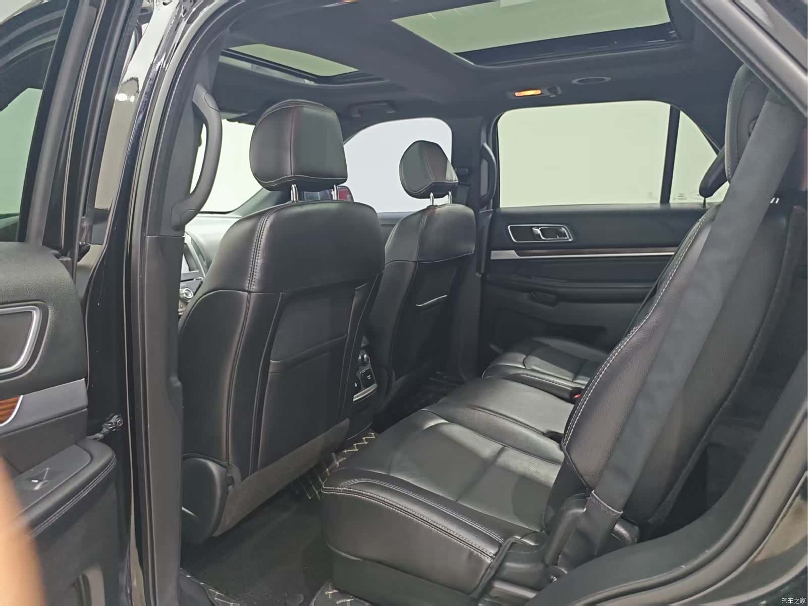 Ford Explorer, 2017 все фото