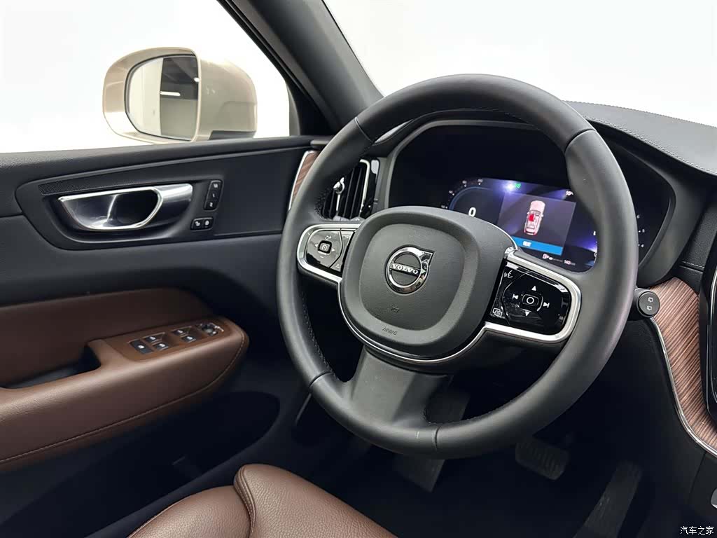 Volvo XC60, 2025 9