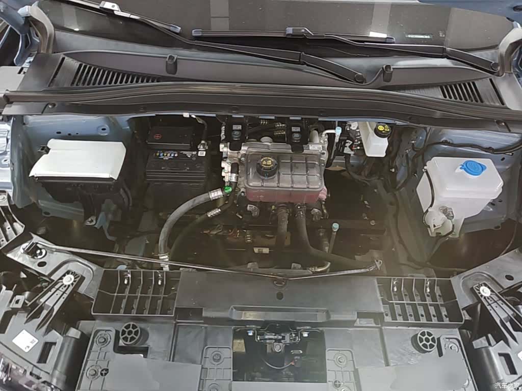 Leapmotor B01, 2025 20