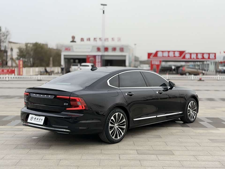 Volvo S90