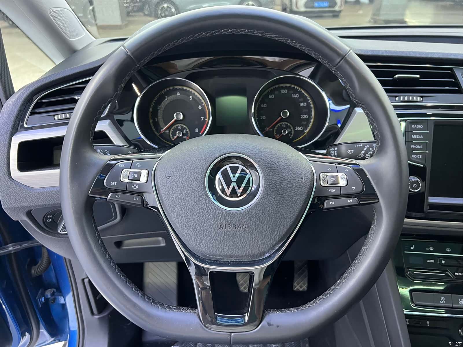Volkswagen L, 2022 7