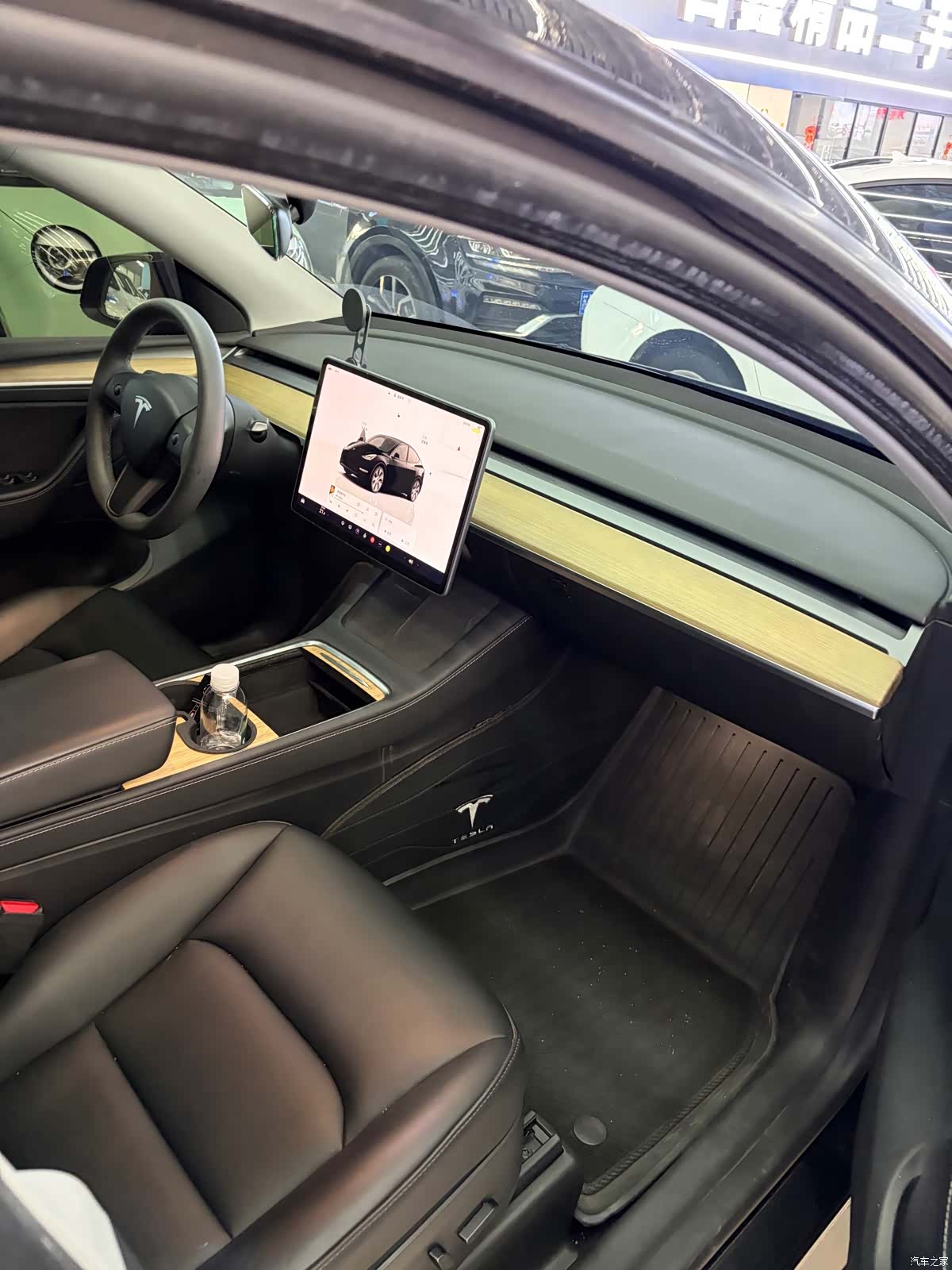 Tesla Model Y, 2023 8