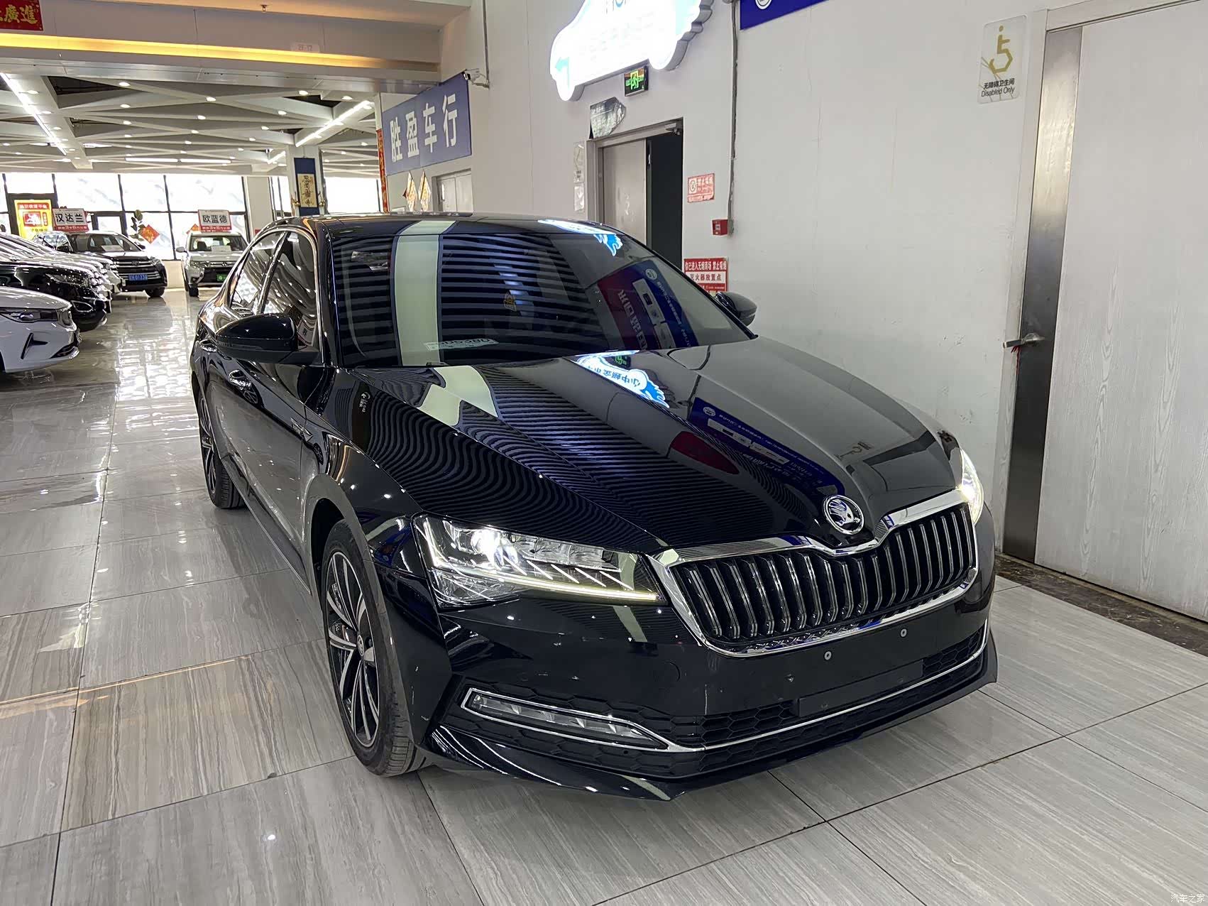 Skoda Superb, 2023 3