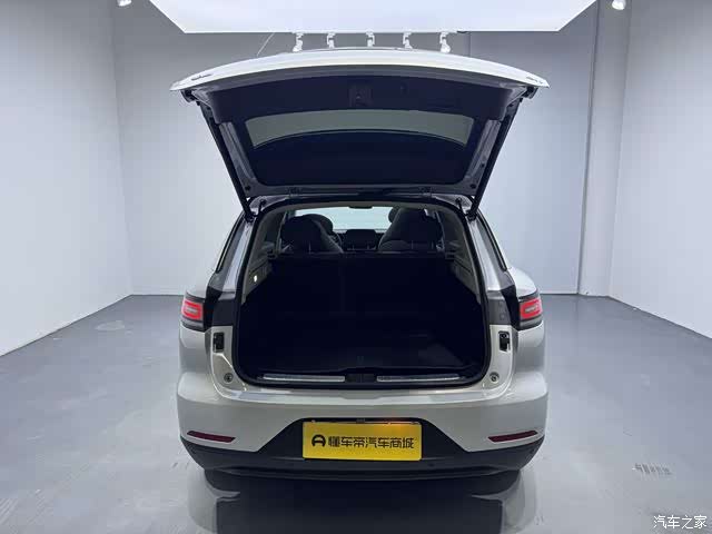Leapmotor C11, 2022 13