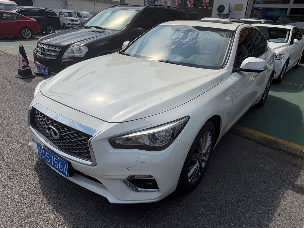 Infiniti Q50L