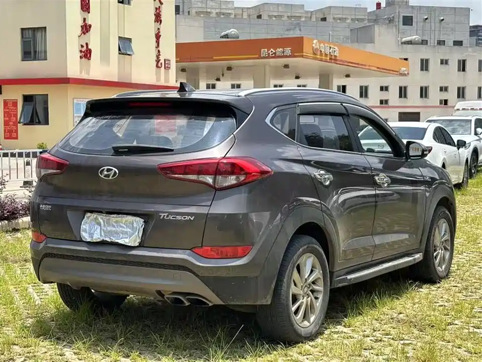 Hyundai Tucson