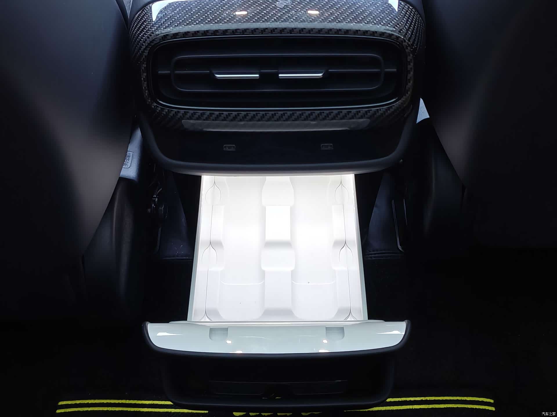 Xiaomi SU7, 2025 11