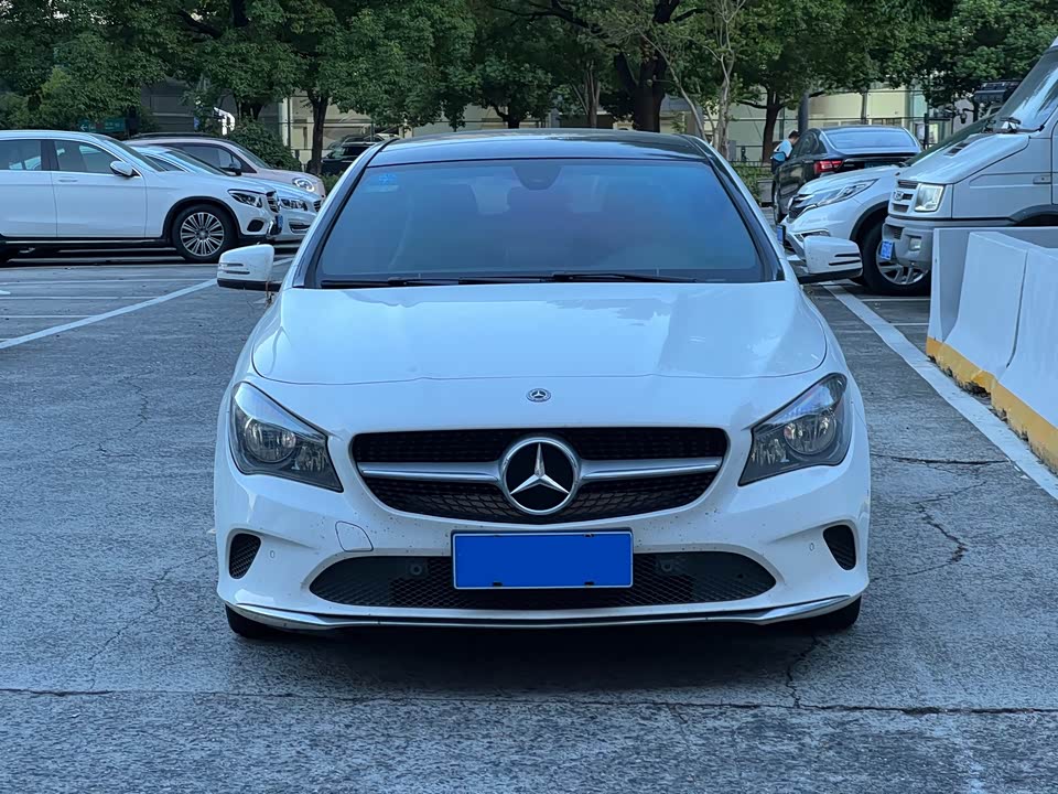 Mercedes-Benz CLA