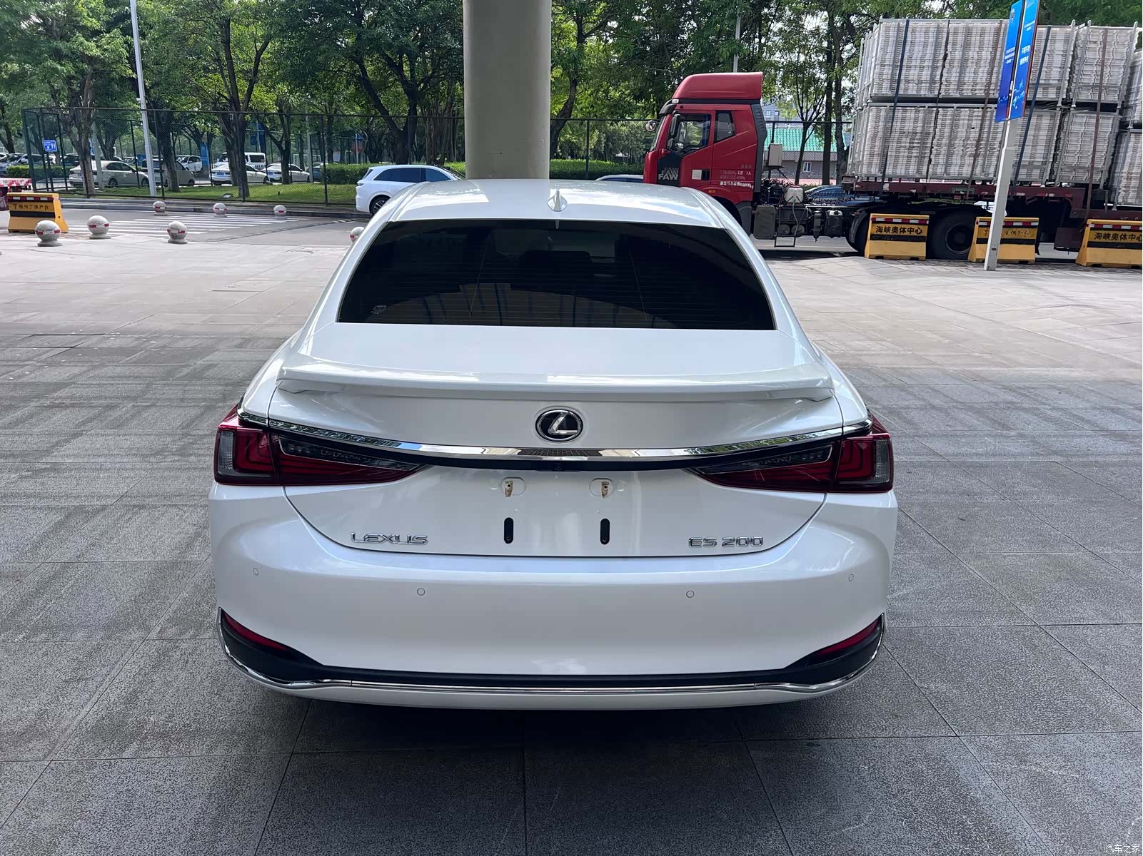 Lexus ES, 2023 9
