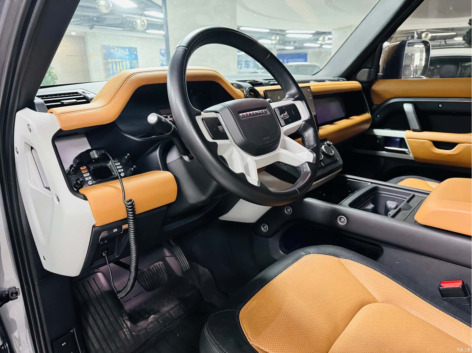 Land Rover Defender, 2023 6
