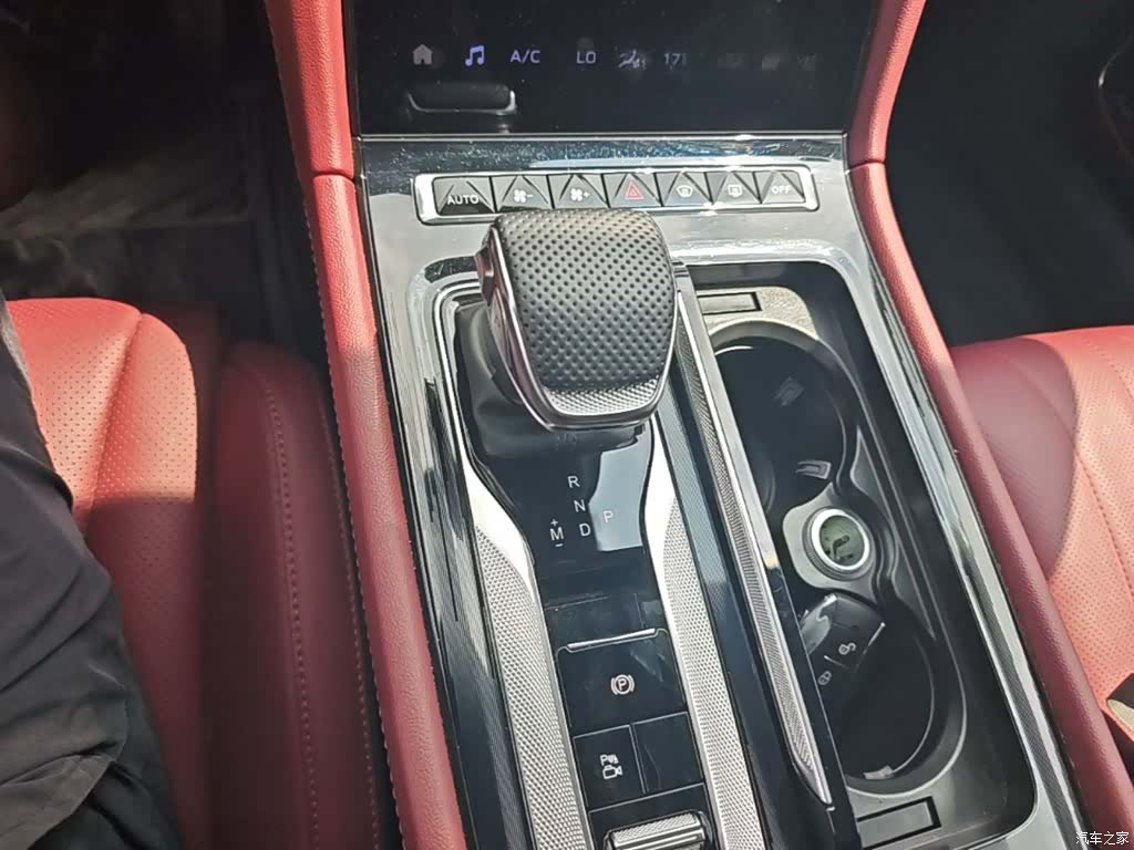 Hongqi H5, 2024 10