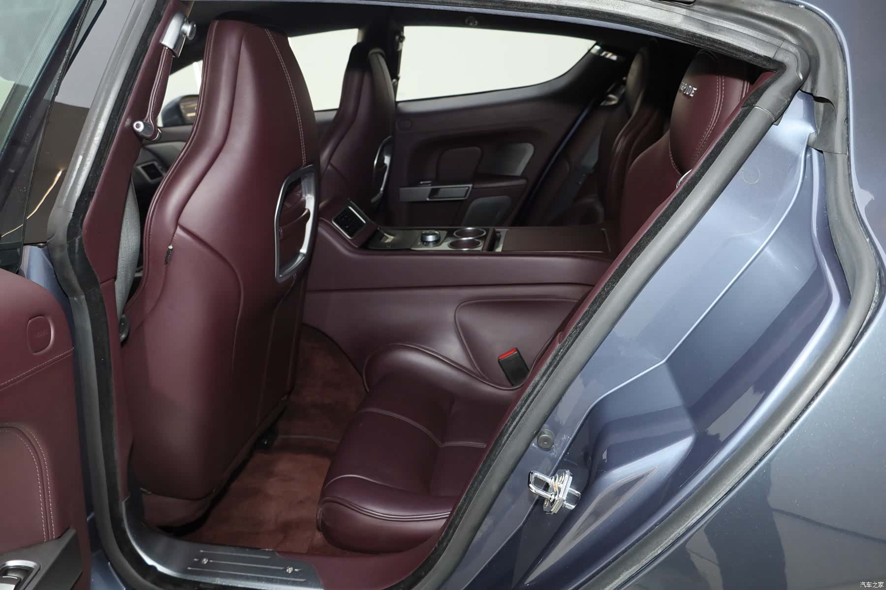 Aston Martin Rapide, 2013 24