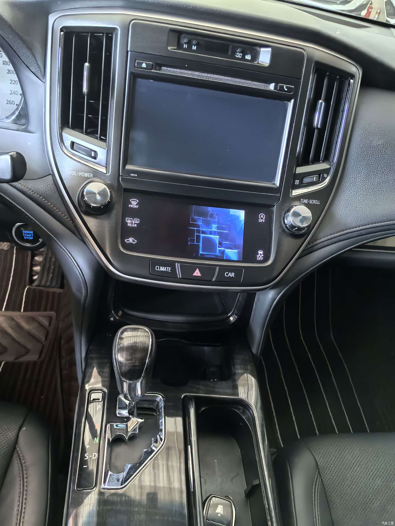 Toyota Crown, 2018 11
