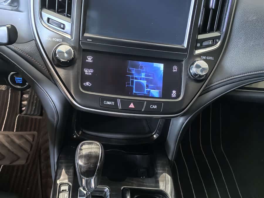 Toyota Crown 2018, фото 11