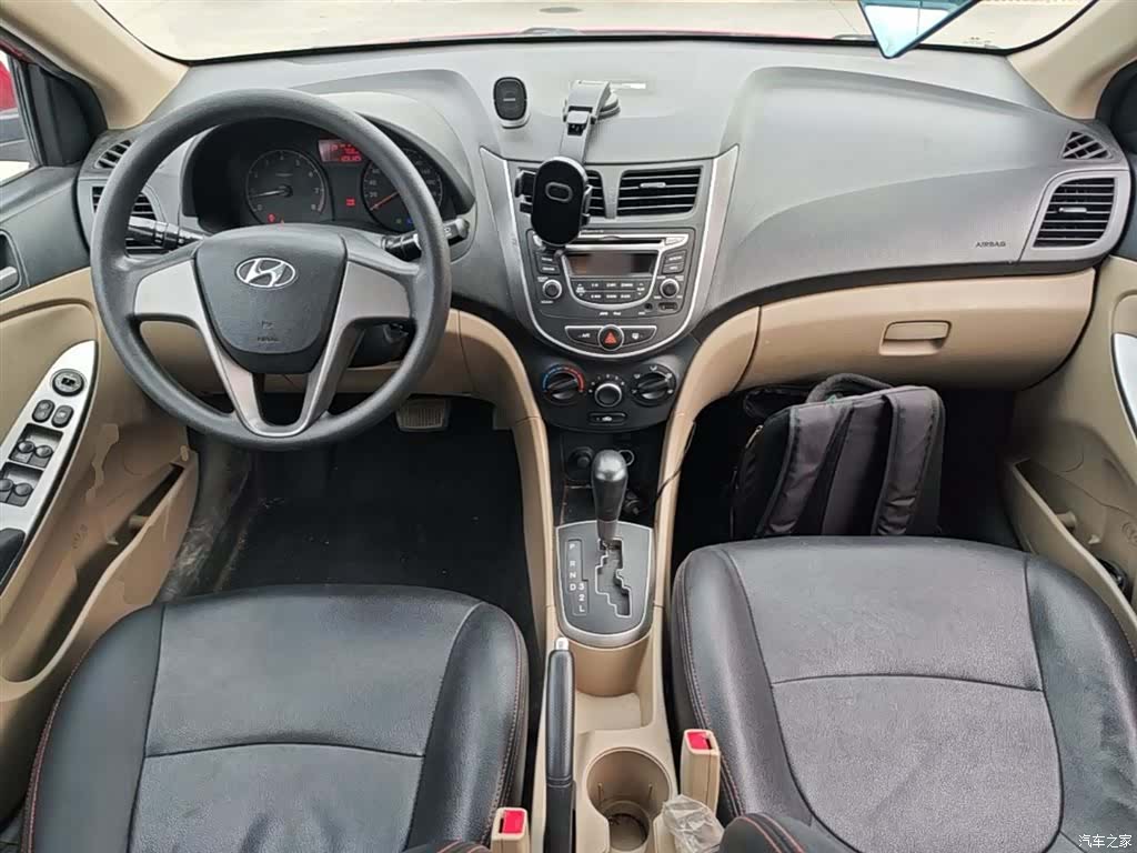 Hyundai GLS, 2015 10