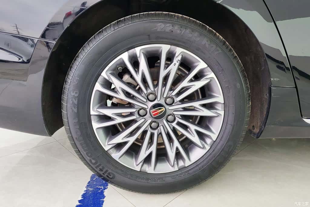 Hongqi H5, 2024 6