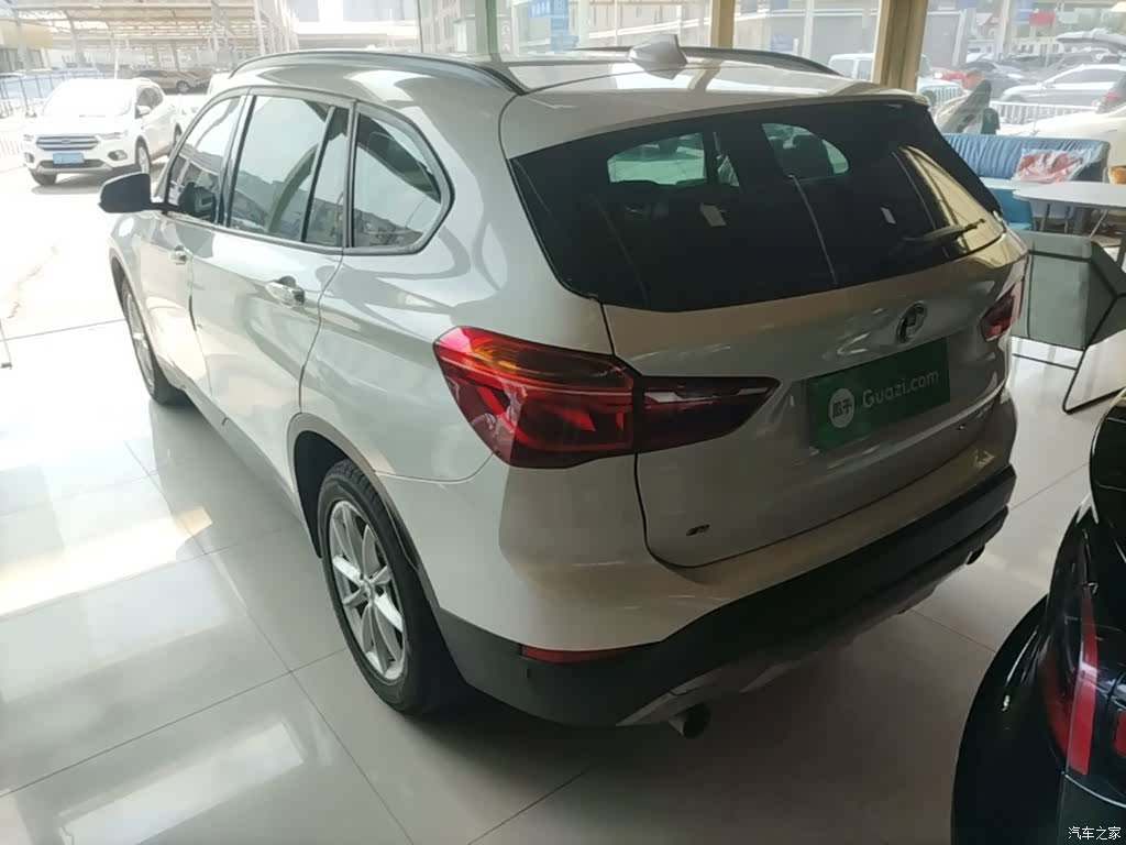 BMW X1, 2019 все фото