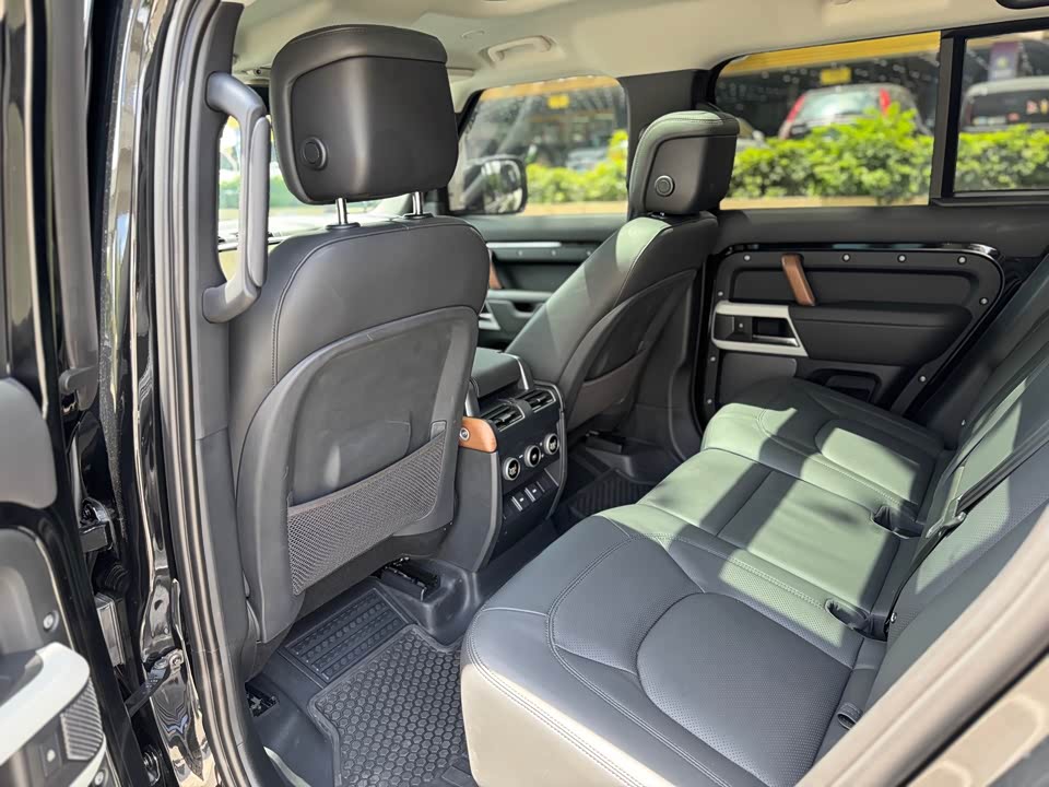 Land Rover guard