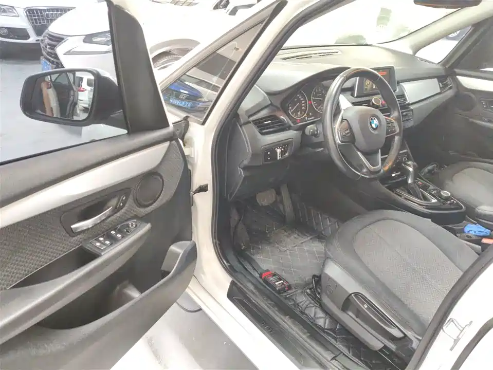 BMW 2 series multifunctional station wagon