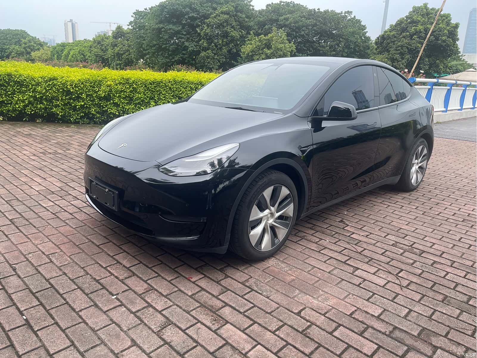 Tesla Model Y, 2021 1