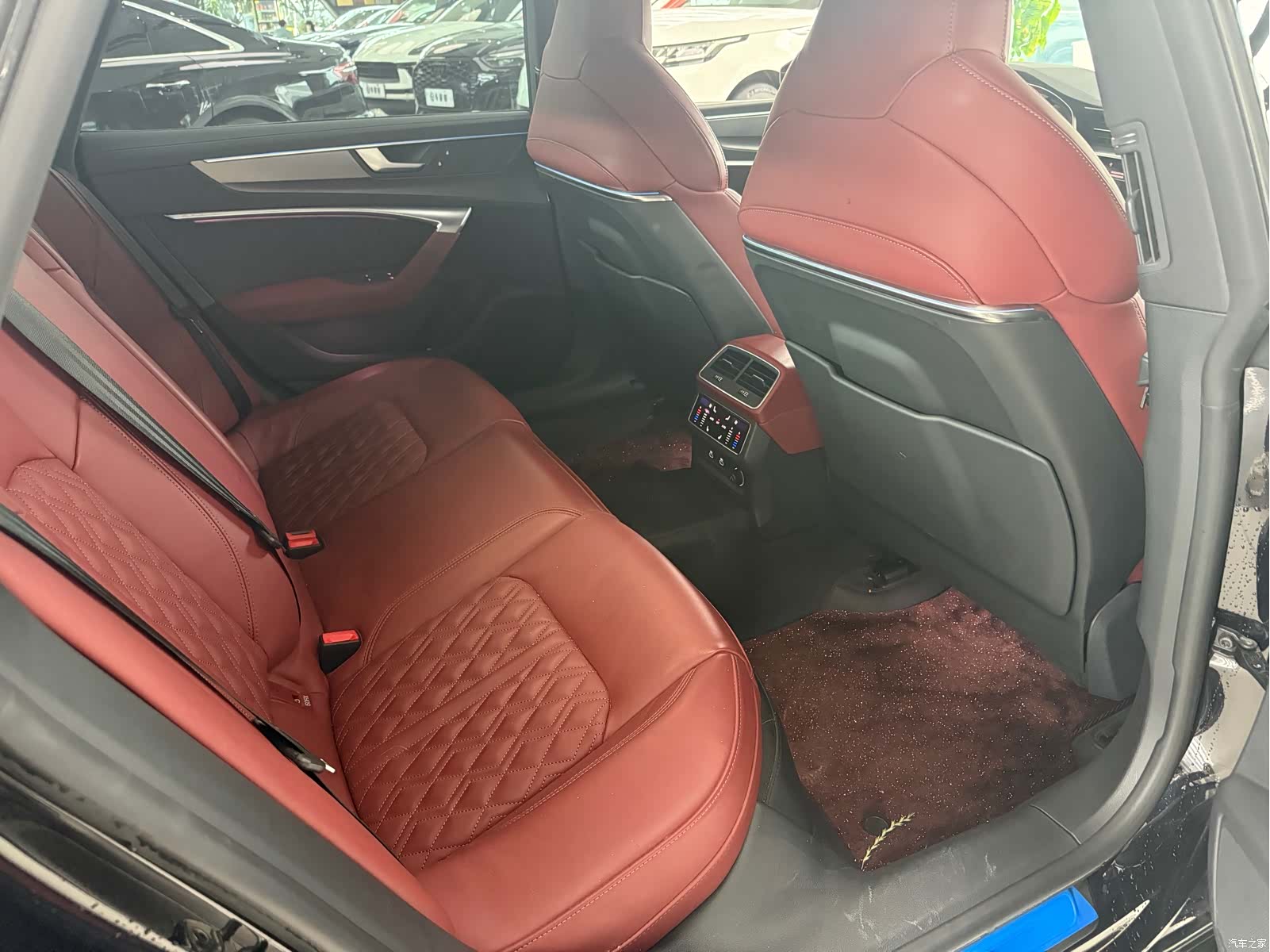 Audi A7L, 2024 15