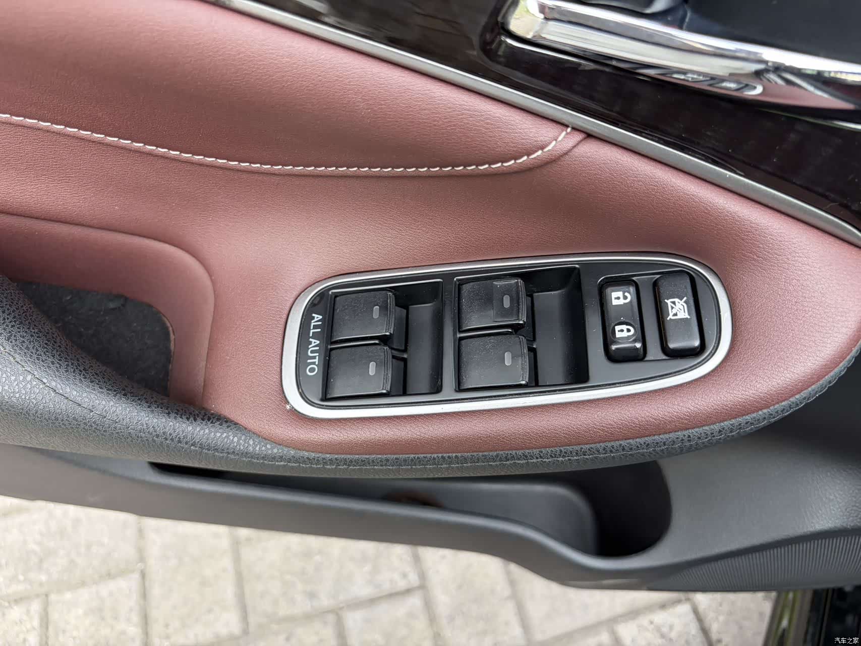 Toyota Crown, 2017 15