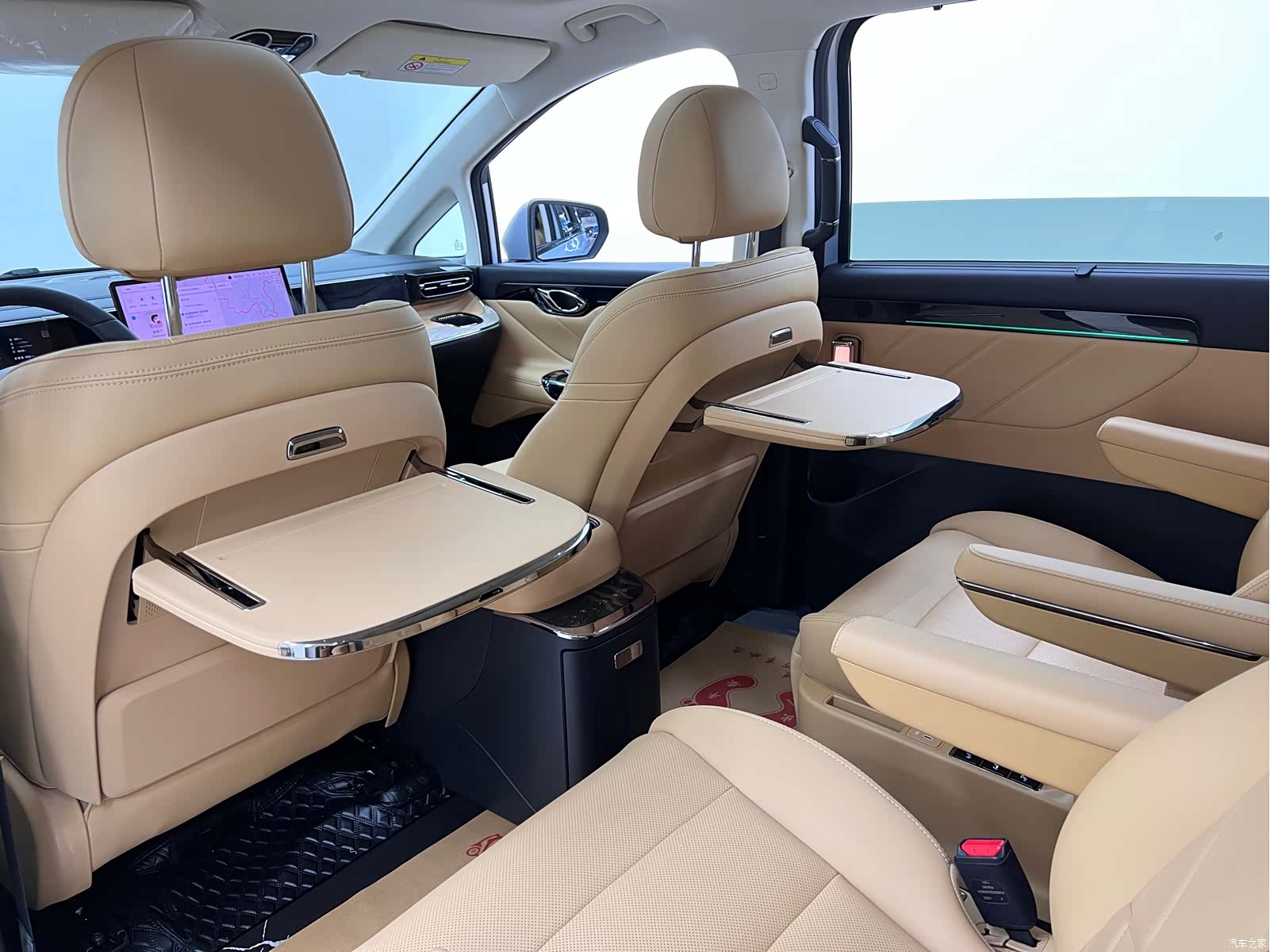 Trumpchi E8, 2024 18