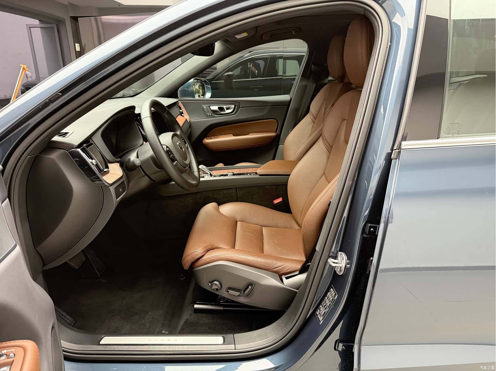 Volvo XC60, 2025 14