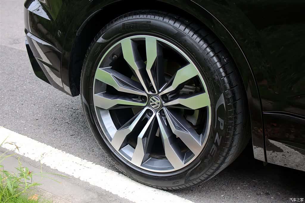 Volkswagen Touareg, 2019 18