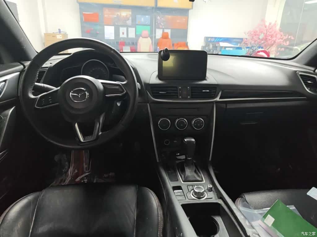 Mazda CX-4, 2019 10