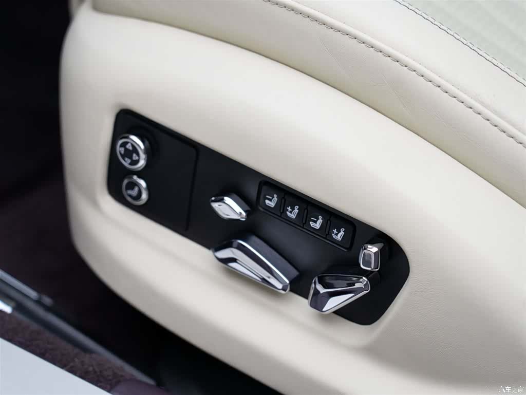Bentley Flying Spur, 2023 10