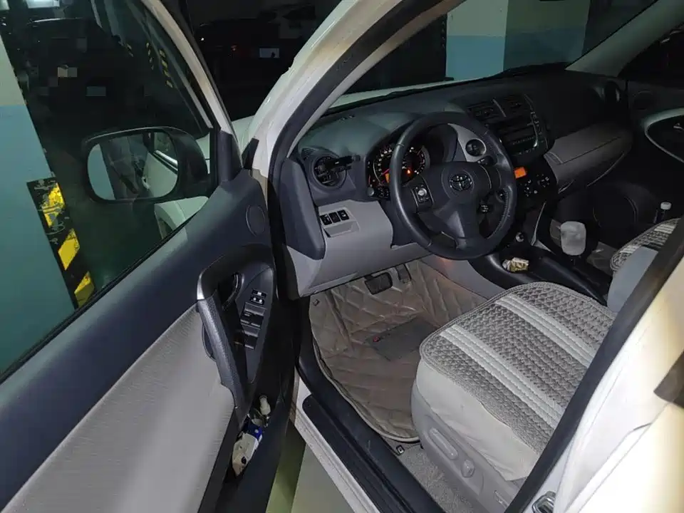 Toyota RAV4 Rongfang