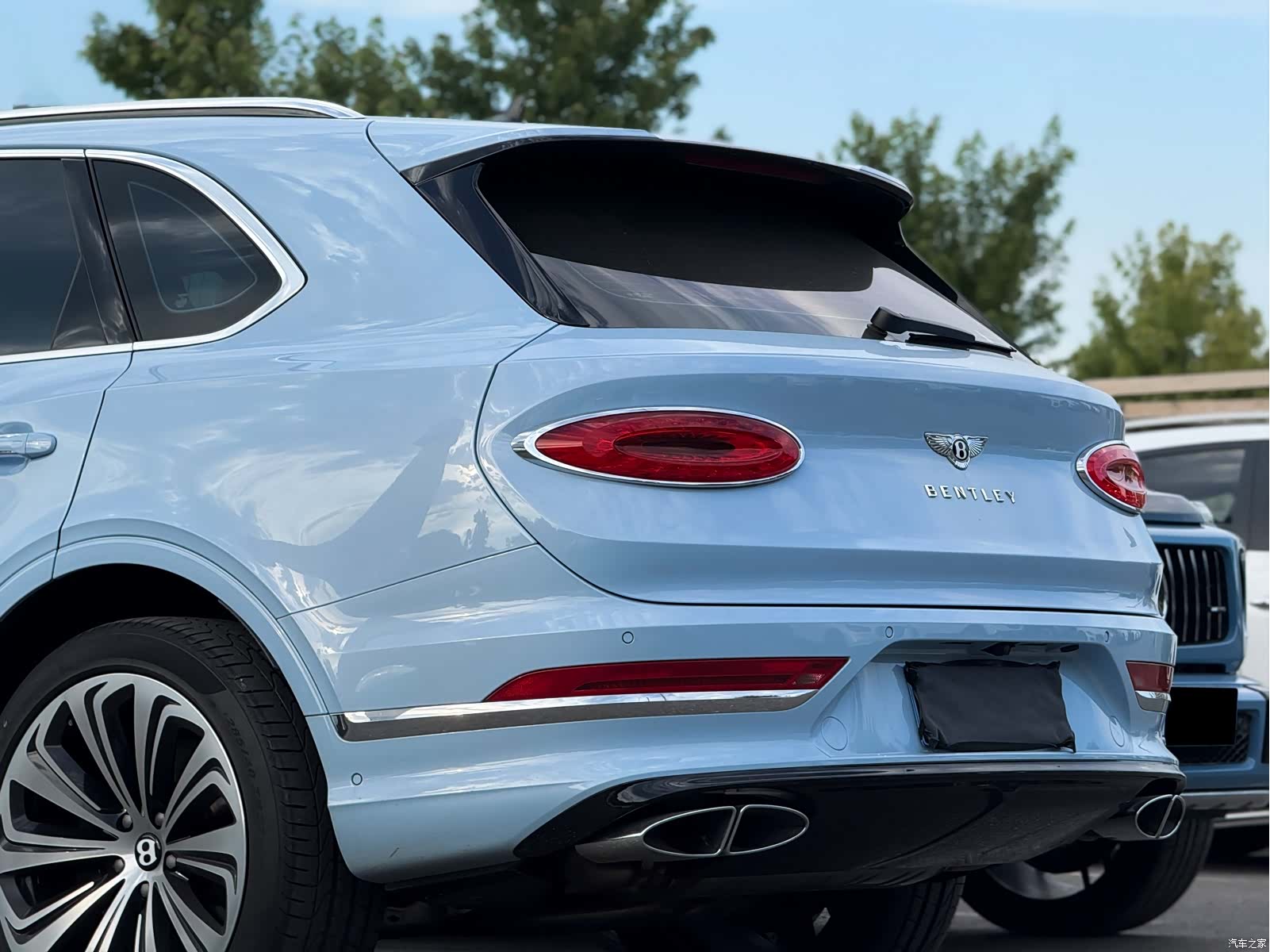 Bentley Bentayga, 2021 16